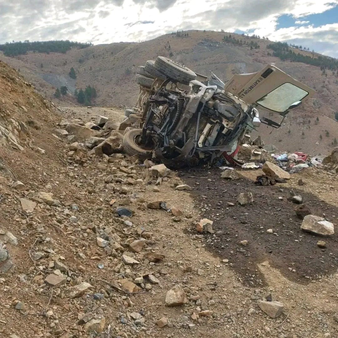 Beton mikseri yamaçtan yuvarlandı: 1 yaralı