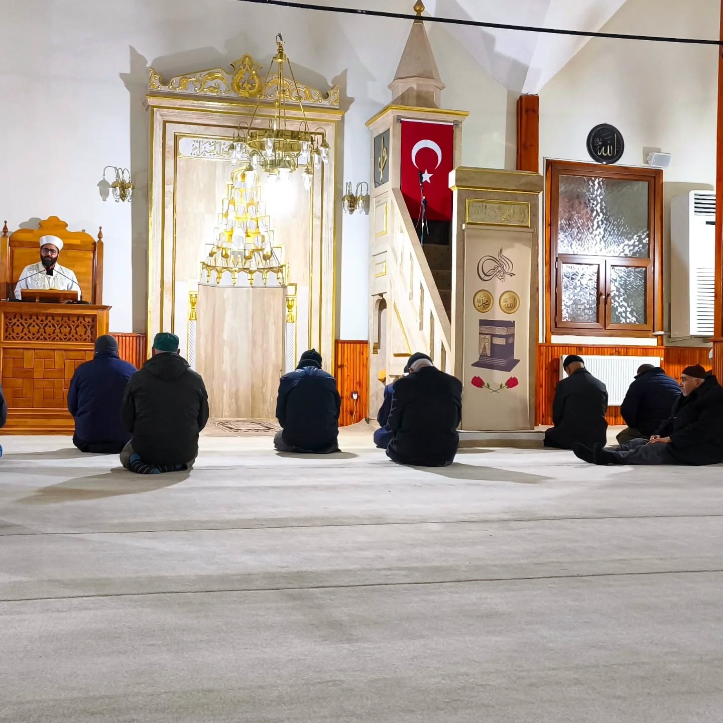 Sabahın bereketi Zara’da cemaatle paylaşıldı