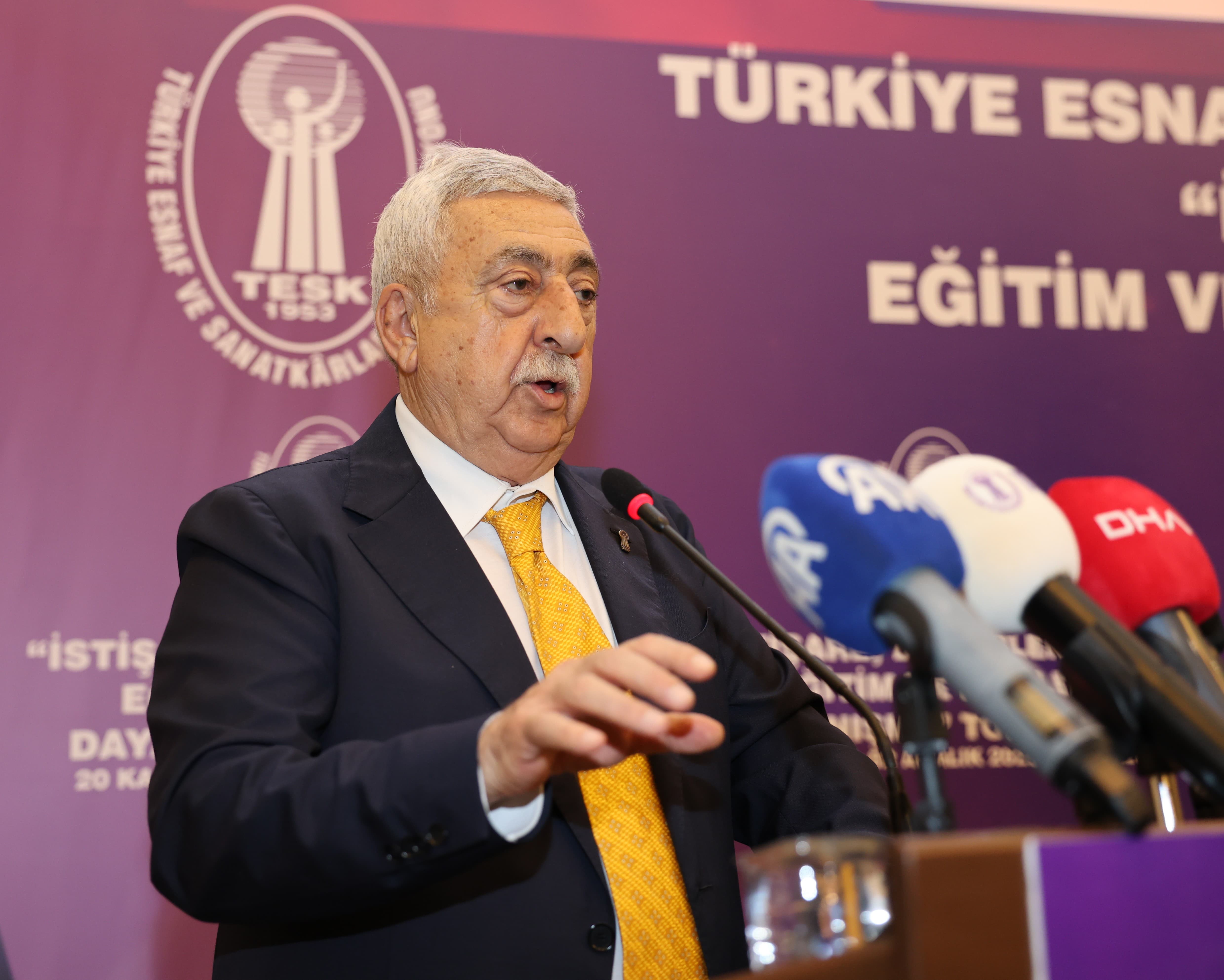 "Az kazanandan az, çok kazanandan çok vergi alınmalı"