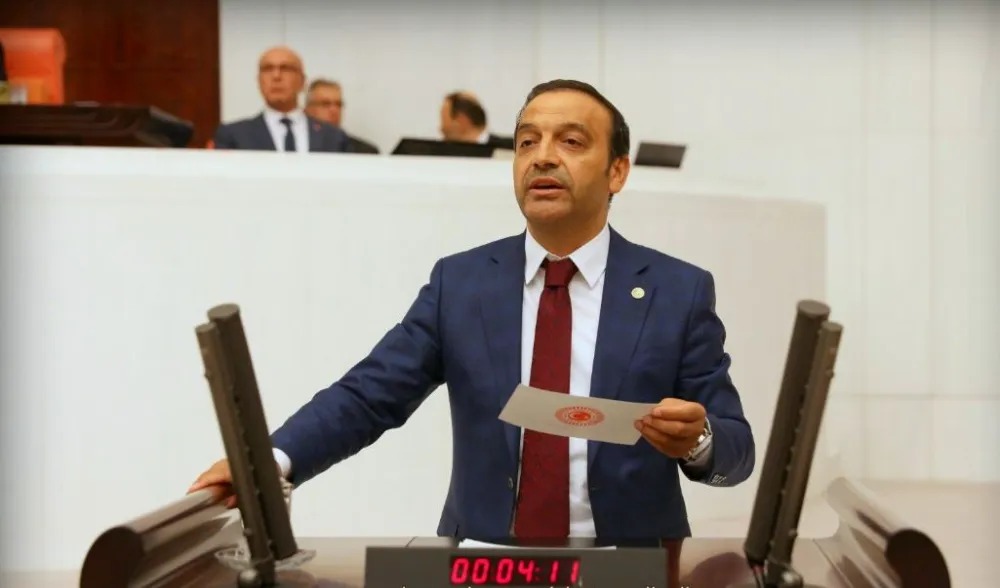 Özyürek: “Çapsız Aslan’ın seviyesiz ifadelerini kendisine iade ediyoruz”