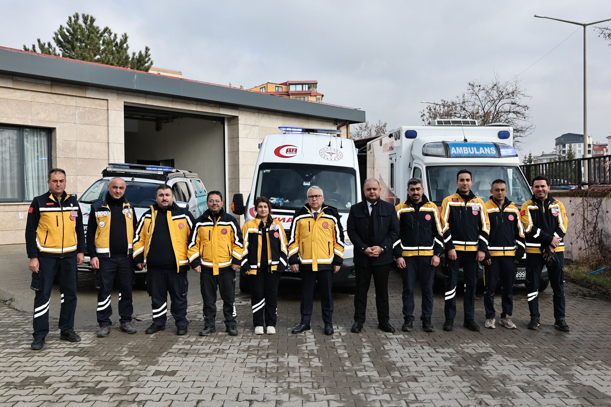 Acil sağlık istasyonuna destek ziyareti