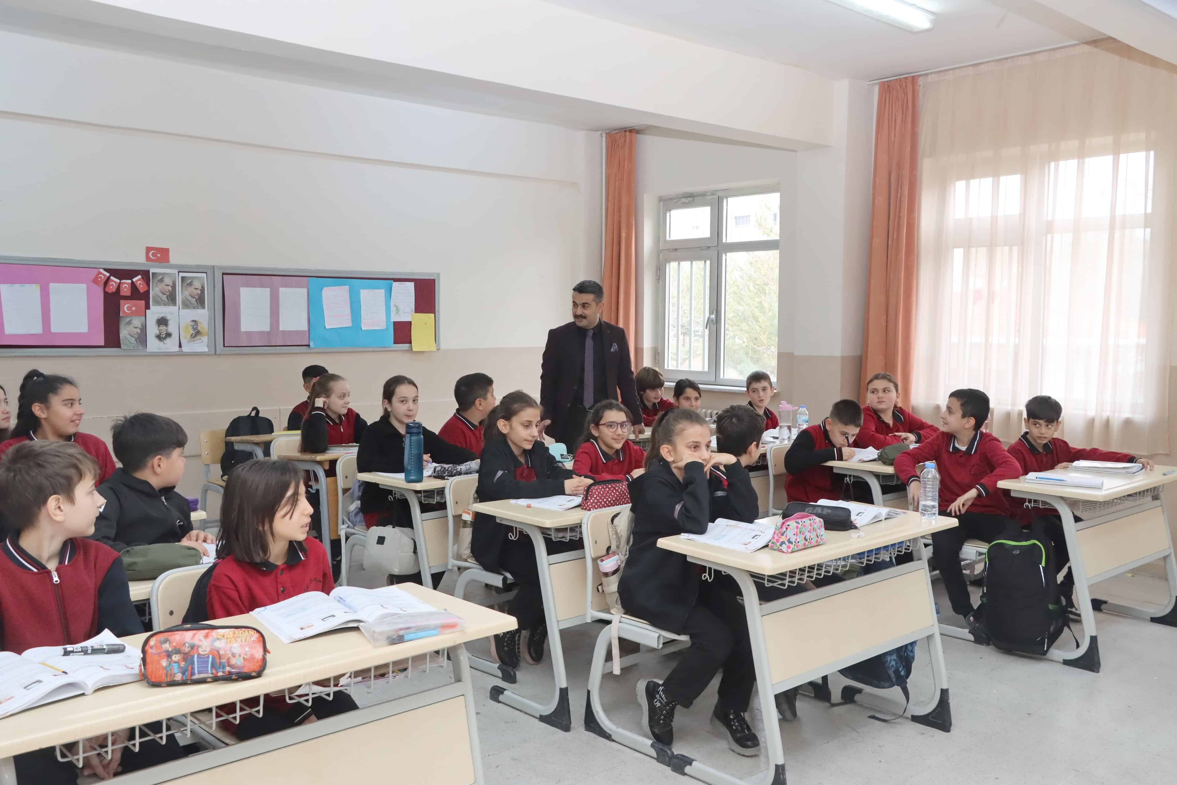 "Bol bol kitap okuyun"