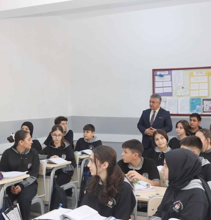 Erdoğan, öğrenci ve öğretmenlerle buluştu