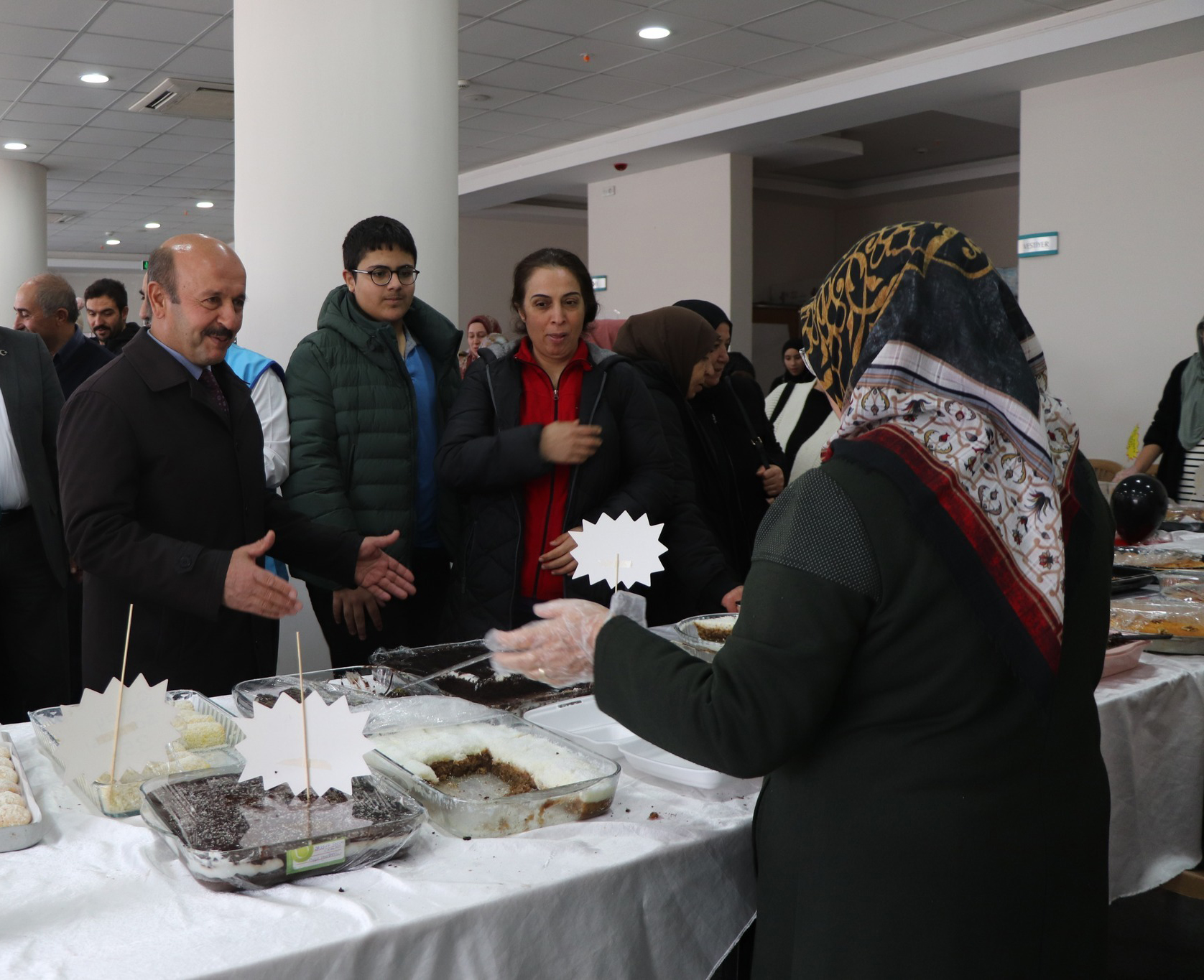 Sivas'ta Filistin ve Gazze yararına hayır çarşısı açıldı