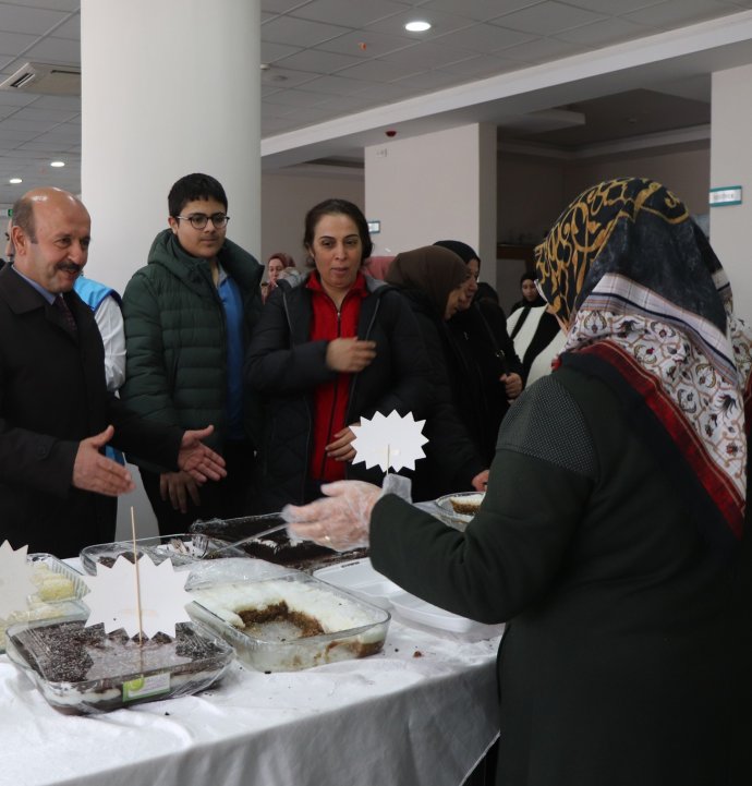 Sivas'ta Filistin ve Gazze yararına hayır çarşısı açıldı
