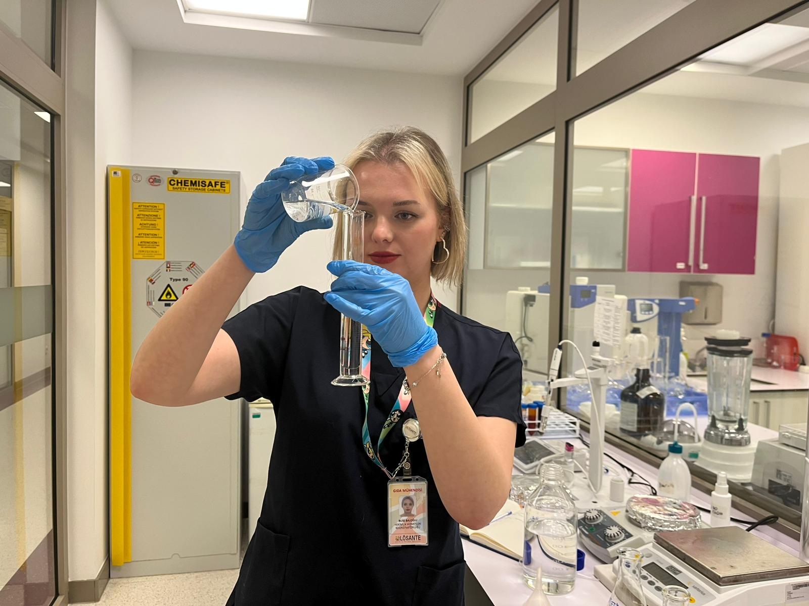 Kanseri yendiği hastanede gıda mühendisi oldu