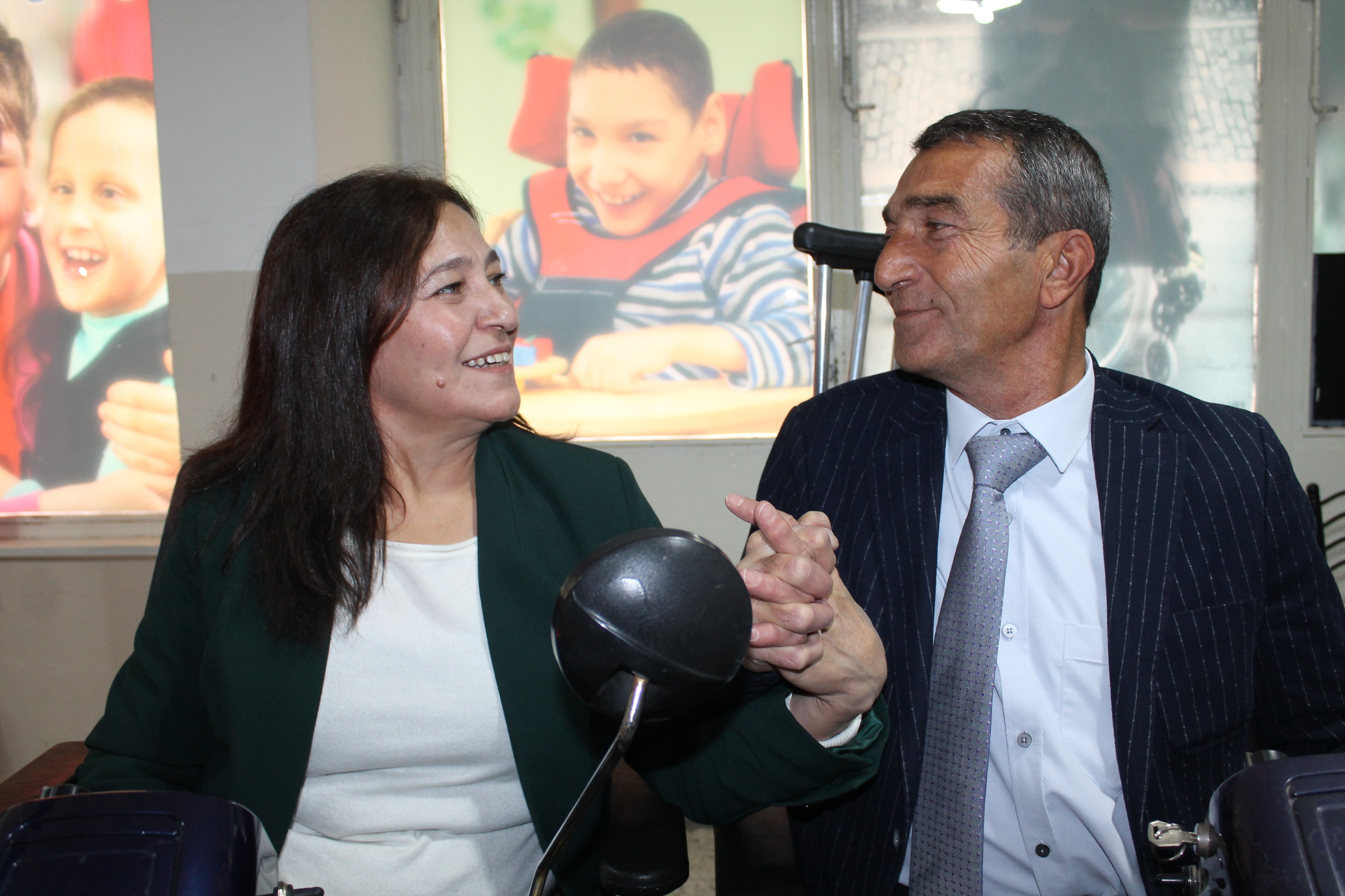 Sivas'ta  28 yıldır evli çift, kendileri gibi engelli bireylere 'umut' oldu