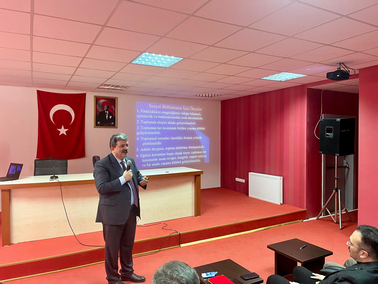 Öğrencilere sosyal uyumun önemi anlatıldı