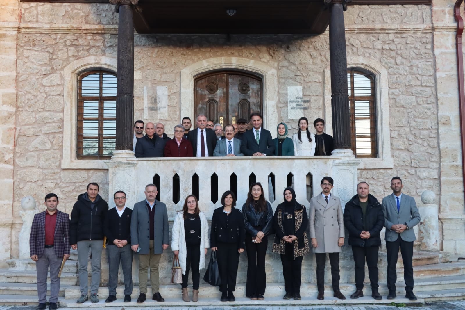 Halk müziğinin ustası Sarısözen söyleşiyle anıldı