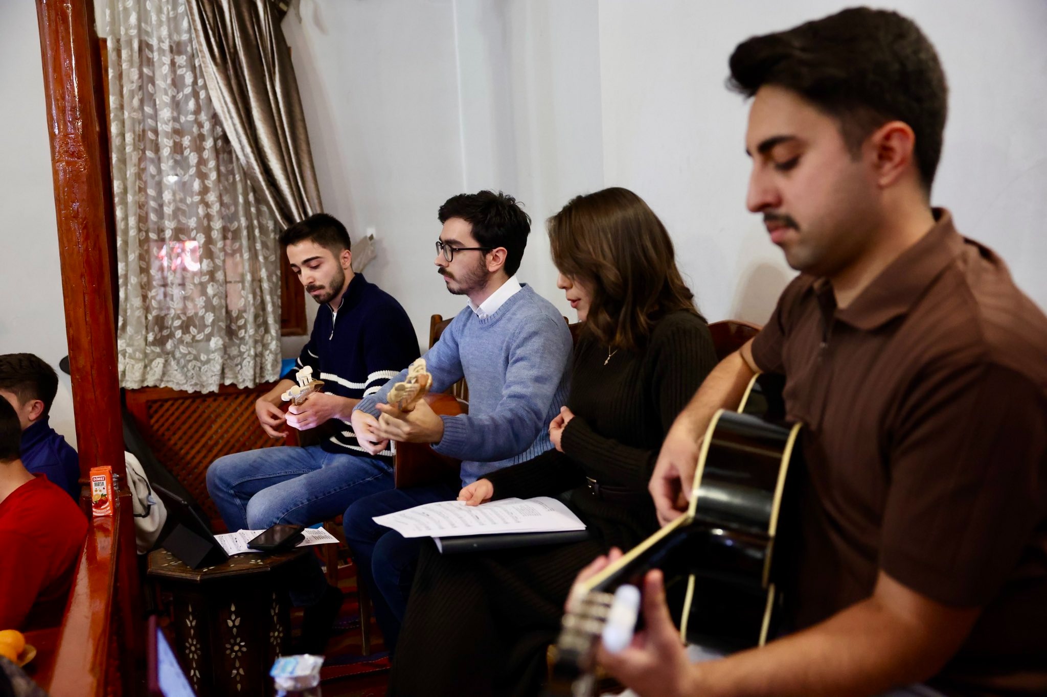 SBTÜ’de konak sohbetlerinde türküler ve hikâyeler yankılandı