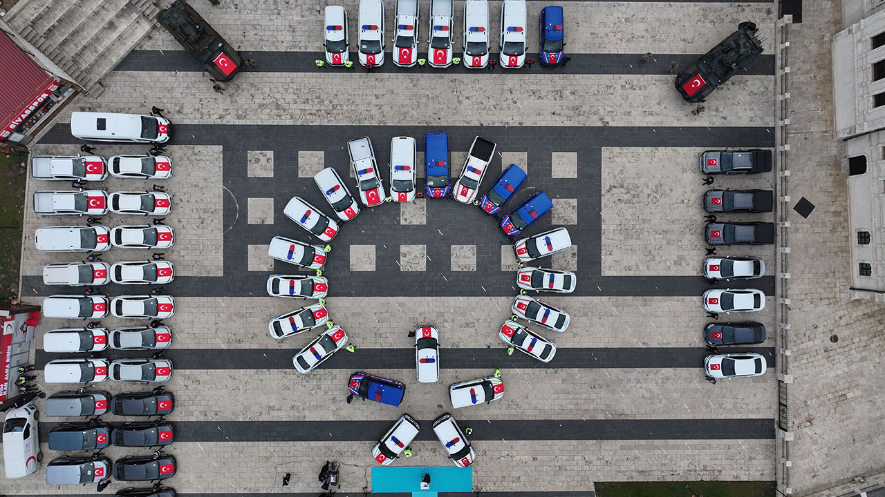 Sivas'ta emniyet ve jandarma teşkilatlarına 62 araç tahsis edildi