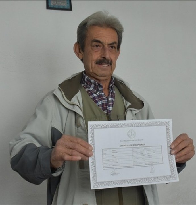 70 yaşında liseyi bitirdi...