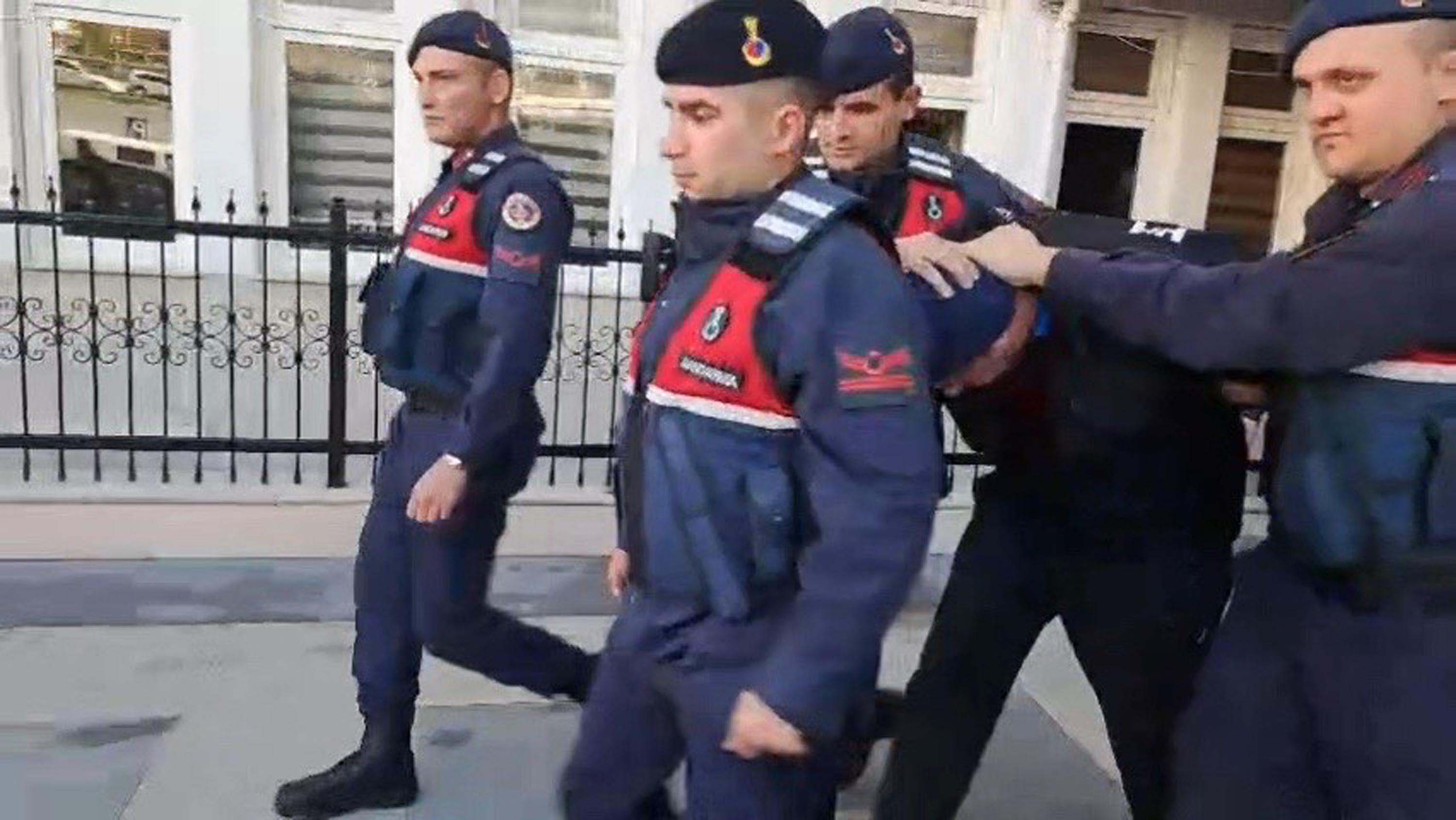 Polise eşkıyalık yapan şüpheli tutuklandı