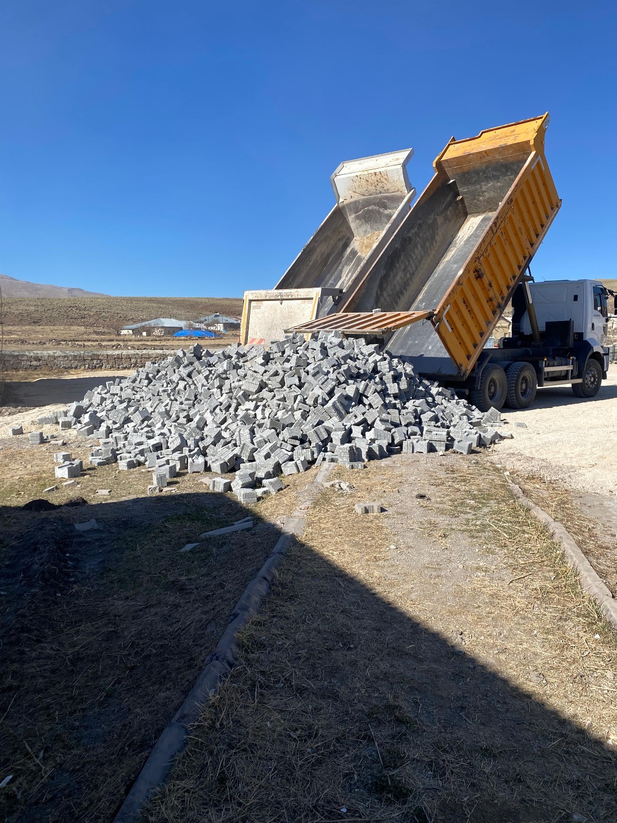 Yollar, su ve tarım… Gürün yenilendi