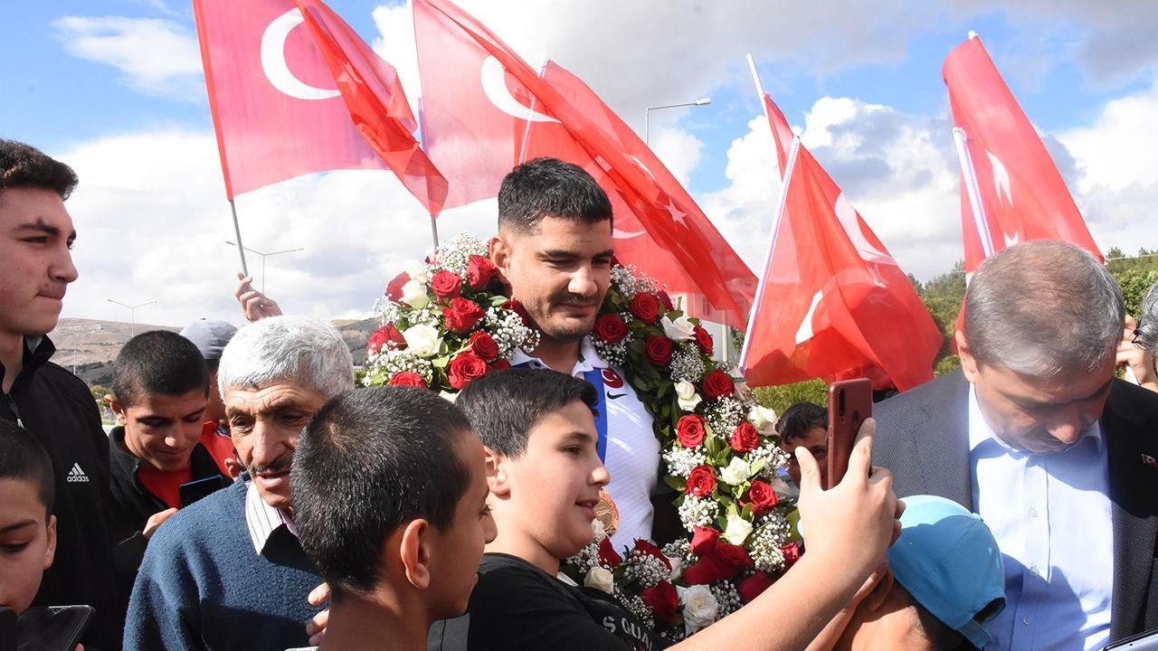 Taha Akgül Sivas'ta öğrencilerle buluşacak!