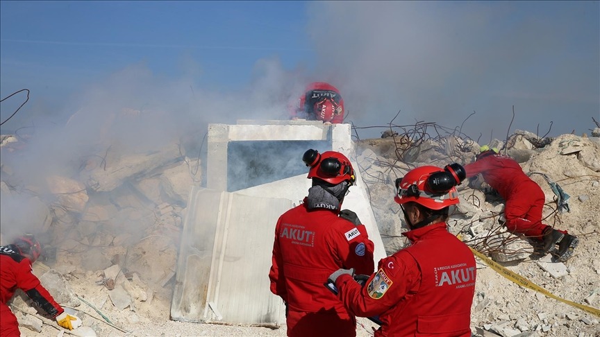 Denizli'de 5,6 büyüklüğünde deprem...