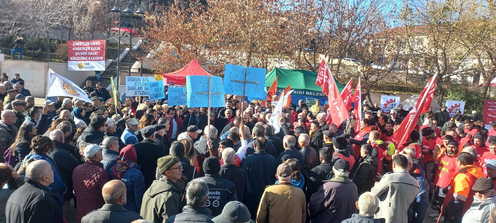 DİSK Genel Başkanı Arzu Çerkezoğlu Sivas'ta:  “Masa başında alınan kararları kabul etmiyoruz"