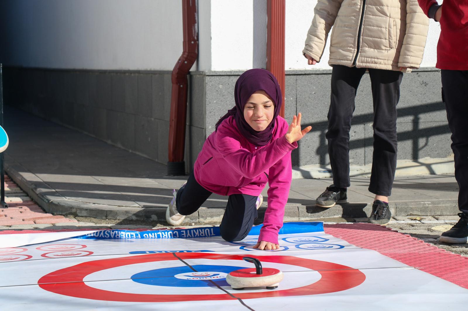 Miniklere spor sürprizi