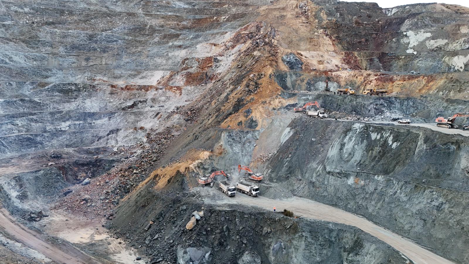 25 gündür göçük altında