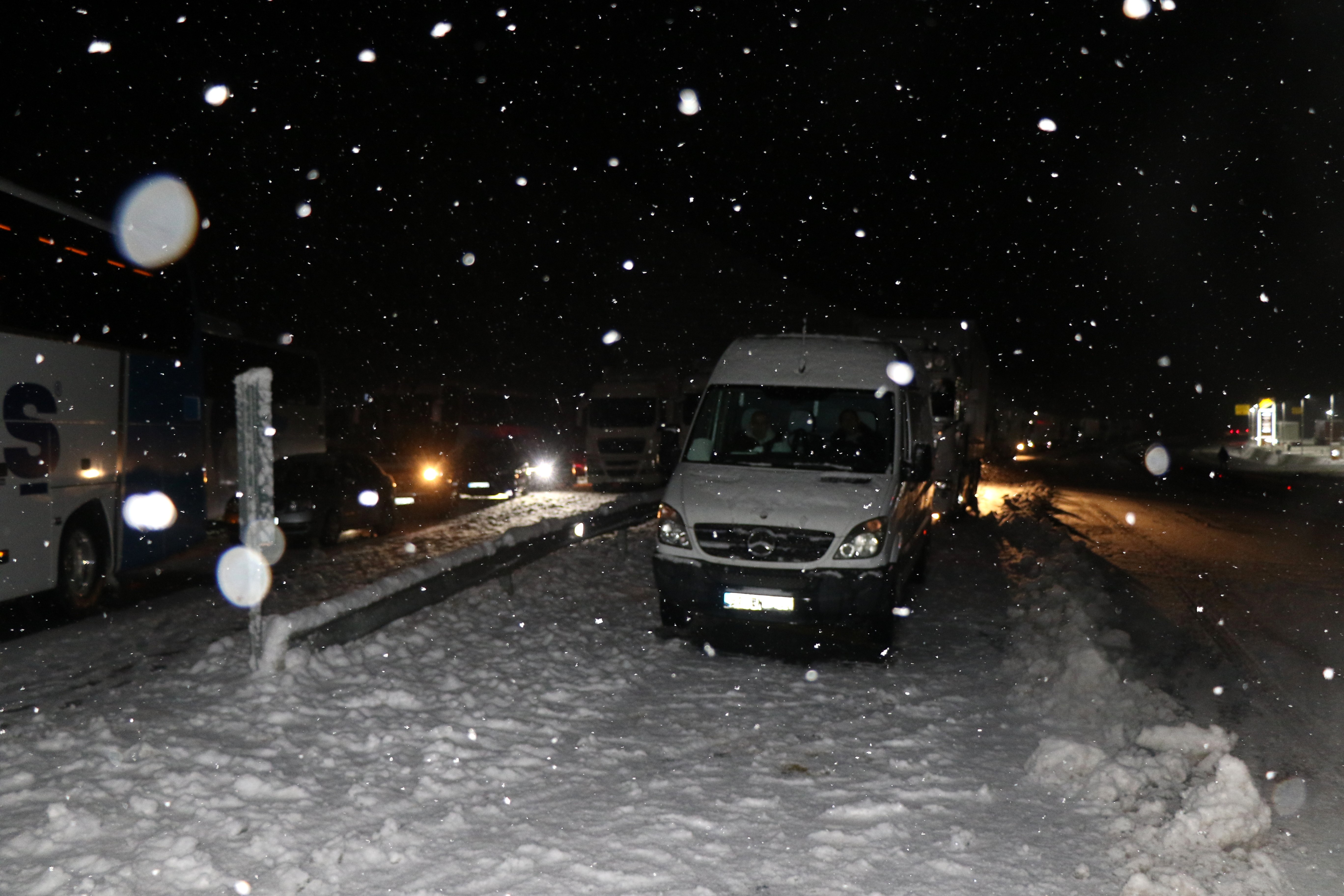 Erzincan-Sivas yolu trafiğe kapatıldı