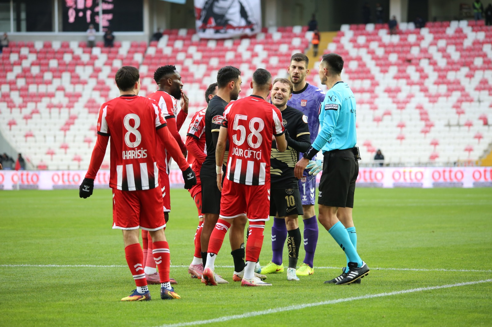 Bünyamin Gezer Sivas'taki pozisyona ilişkin konuştu : “Asla penaltı değil”