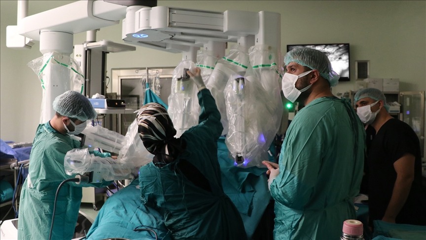 Erzurum Şehir Hastanesi’nde robotik cerrahi yöntemiyle ilk göğüs ameliyatı