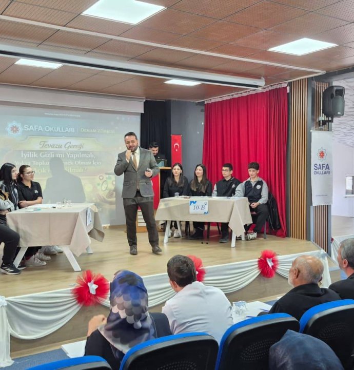 Sivas’ta öğrenciler arasında tevazu ve iyilik münazarası