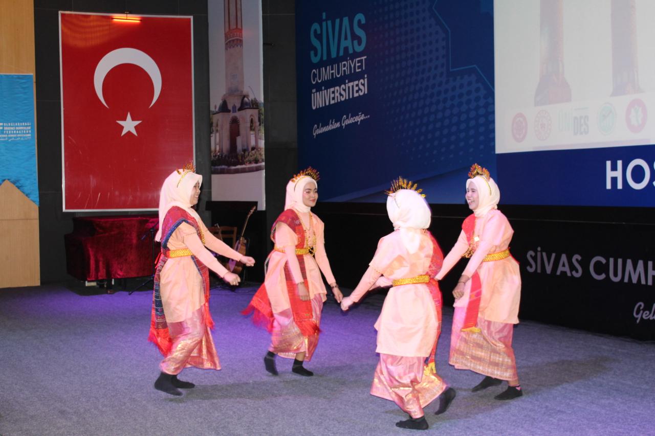 Sivas’ta üniversite öğrencilerinden kültürlerarası dayanışma etkinliği