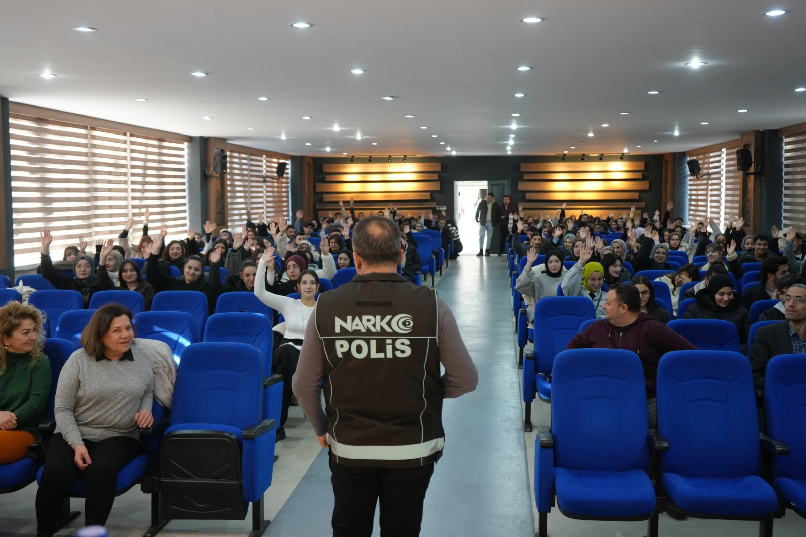 Bağımlılığa karşı bilgilendirildiler