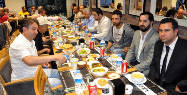 Emlakçılar İftarda Buluştu