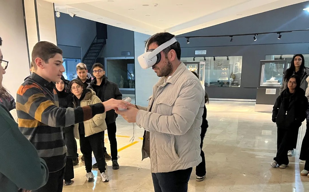 Öğrenciler Sarissa ve Samuha’yı VR deneyimiyle keşfetti