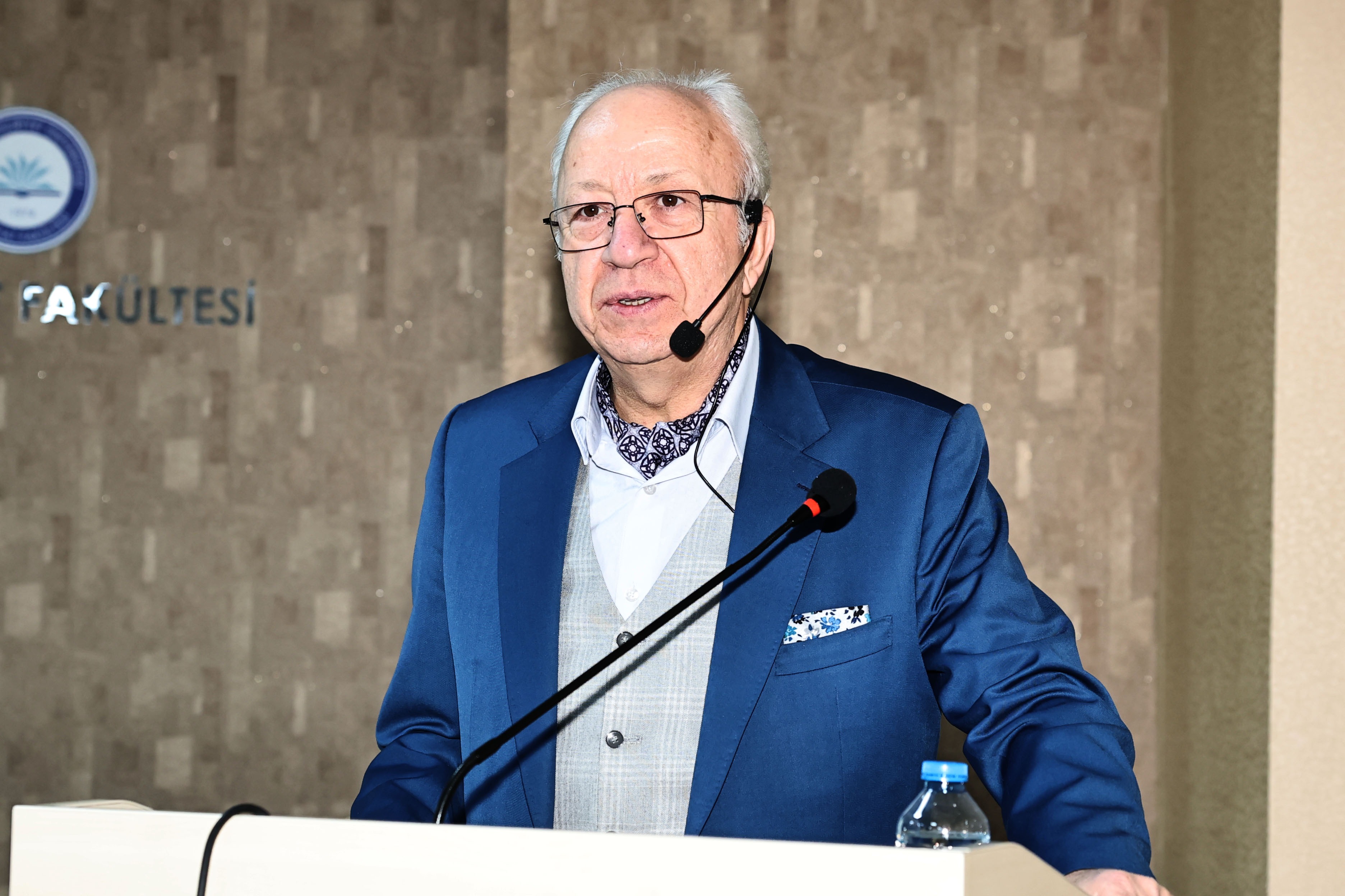 Sivas’ta “Hayata ‘Edeb’iyatla Hazırlanmak” konferansı