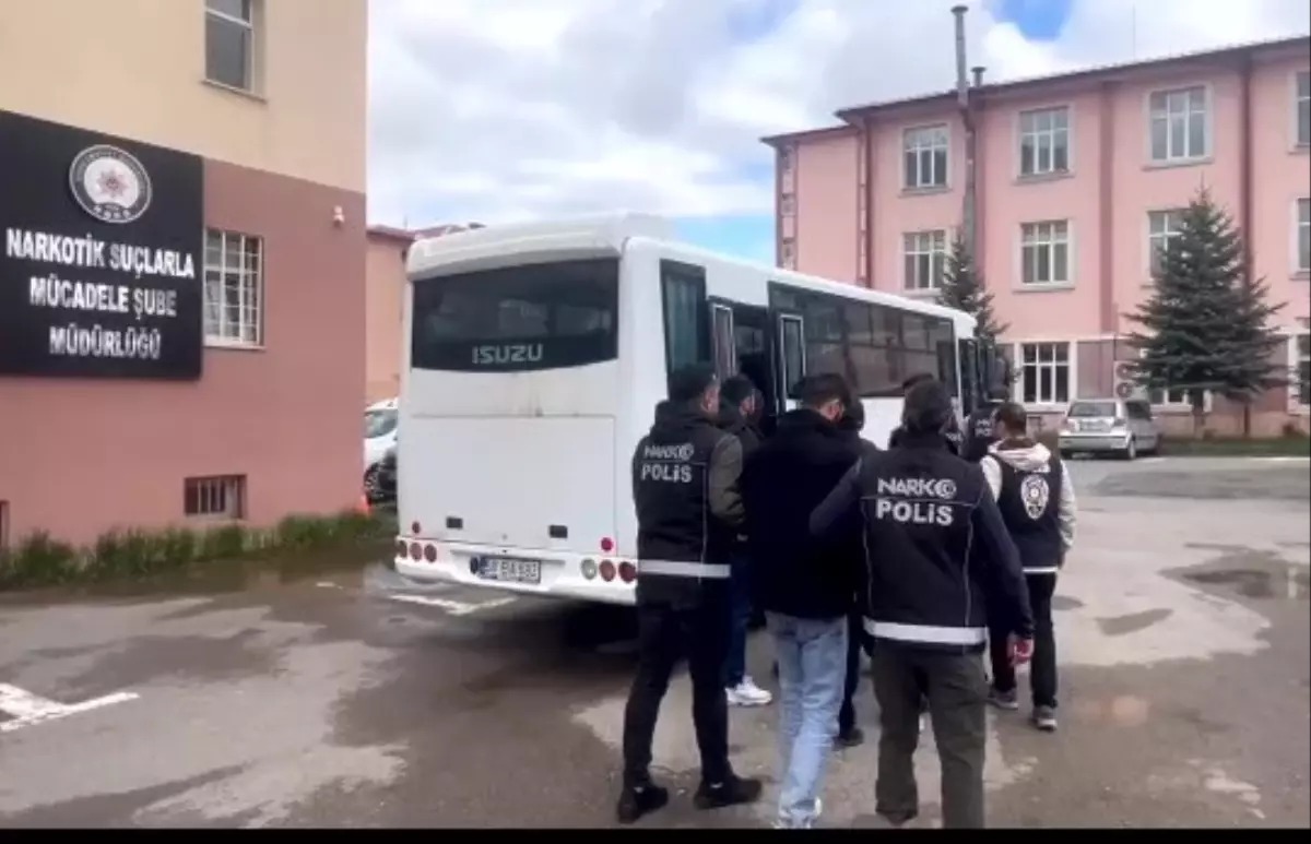 Sivas'ta uyuşturucu operasyonları aralıksız sürüyor