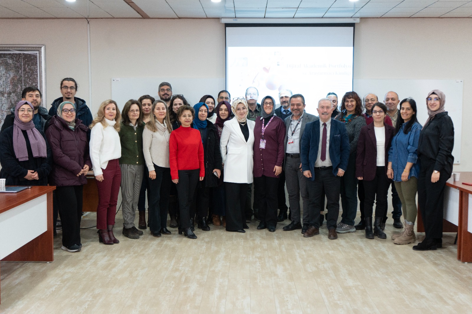 Akademik dünyaya ışık tuttu