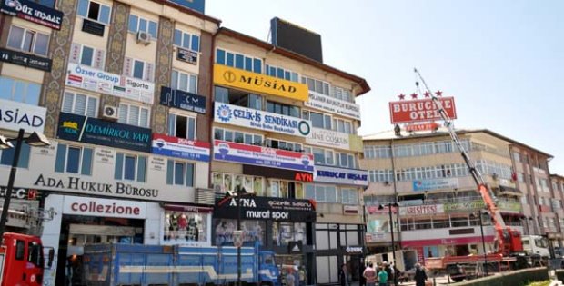Reklam Tabelaları Söküldü