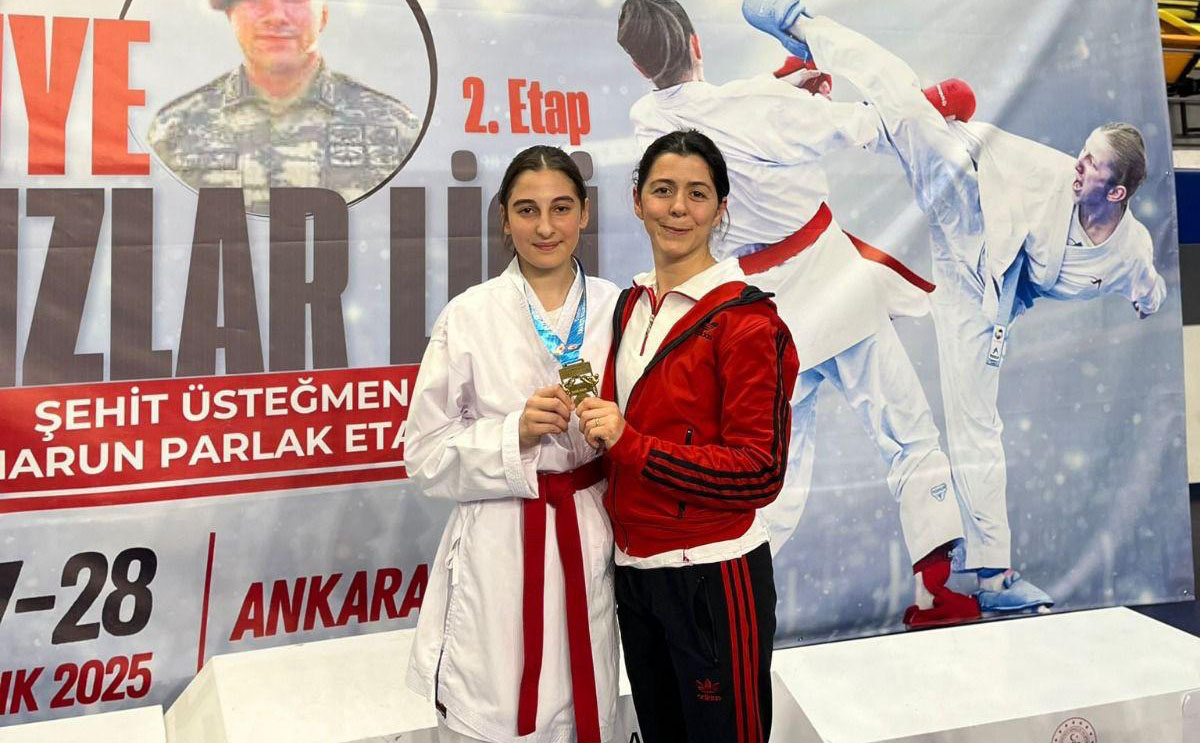 Sivaslı karatecilerden büyük başarı