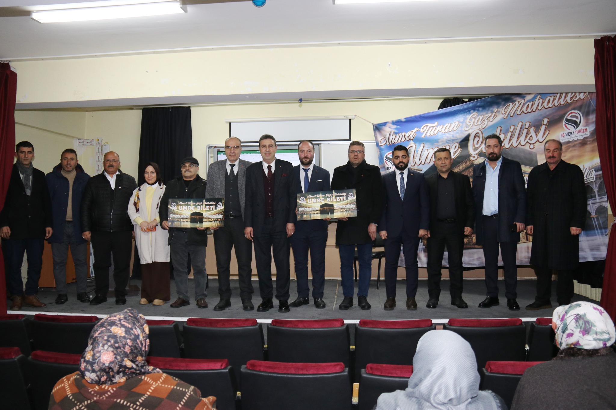 Mahalle muhtarından anlamlı umre organizasyonu