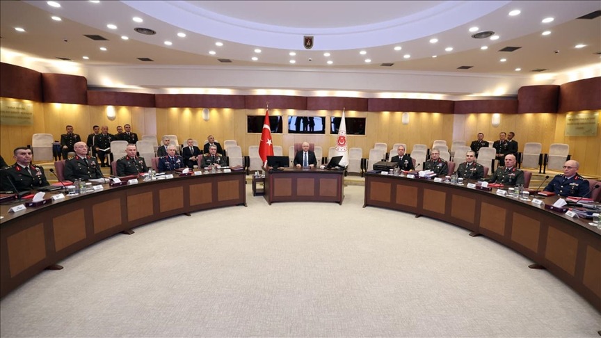 Bakan Güler  Kara Kuvvetleri Komutanlığı toplantısında konuştu