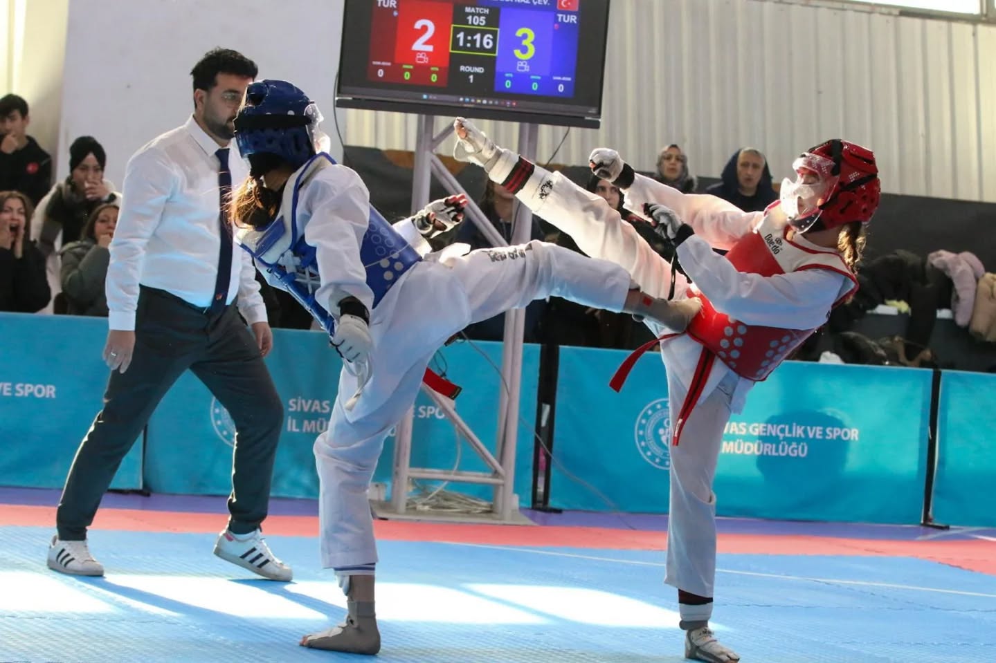 Sivaslı tekvandocular Alanya yolcusu