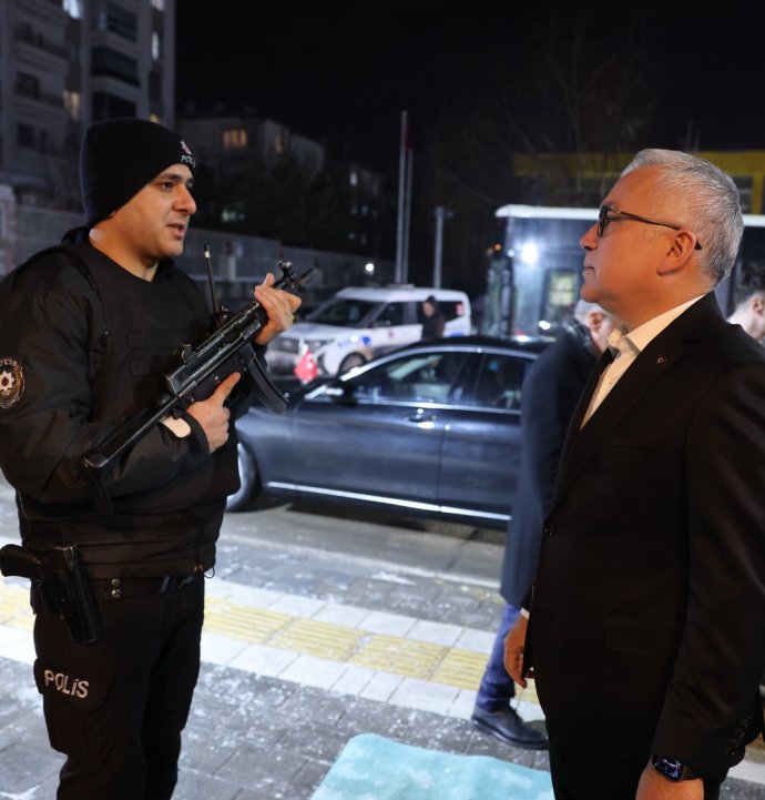 Vali Şimşek, asayiş amirliğinde