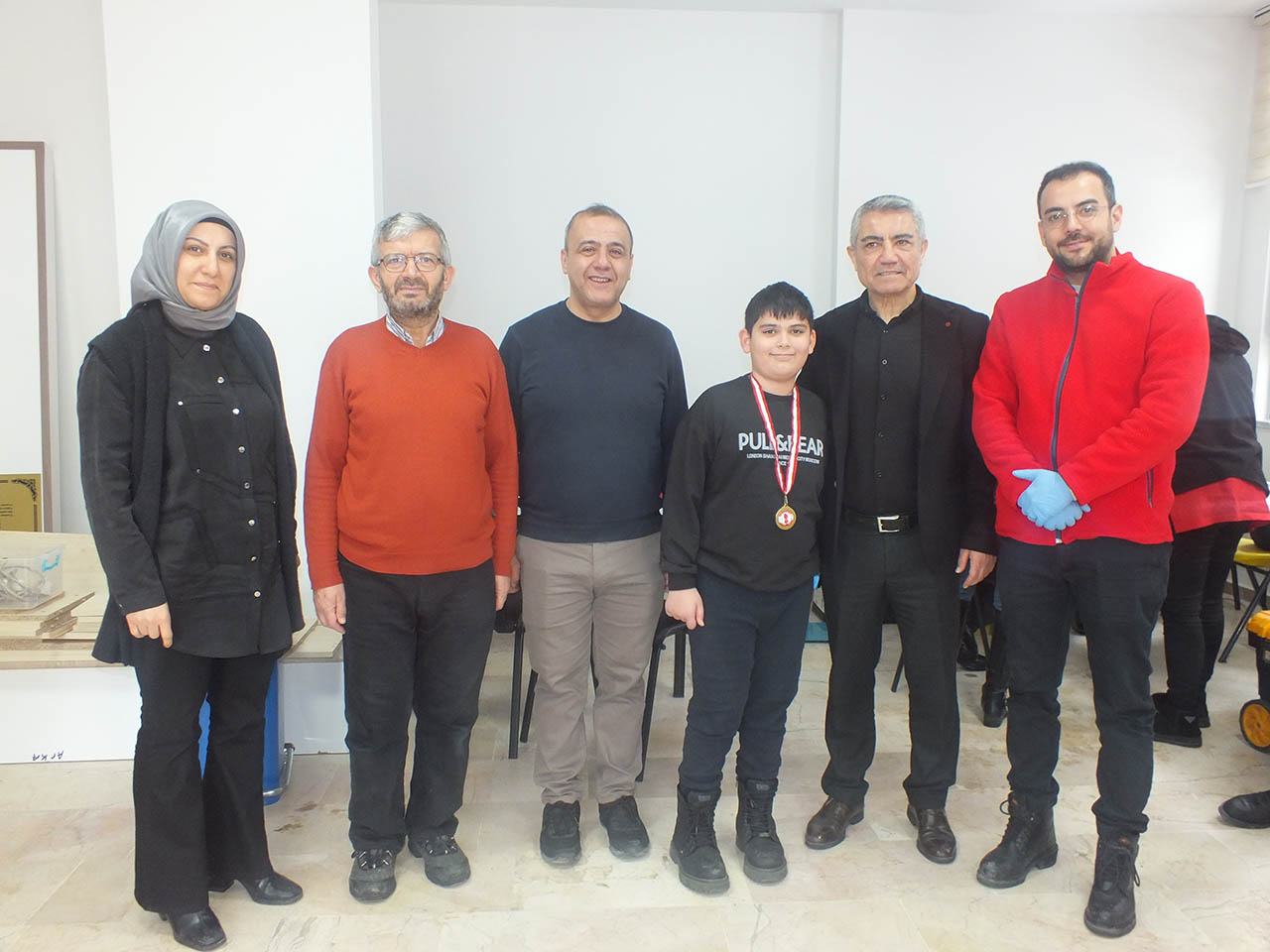 Öğrenciler velileri ikna etti, bağış noktasına dönüştü