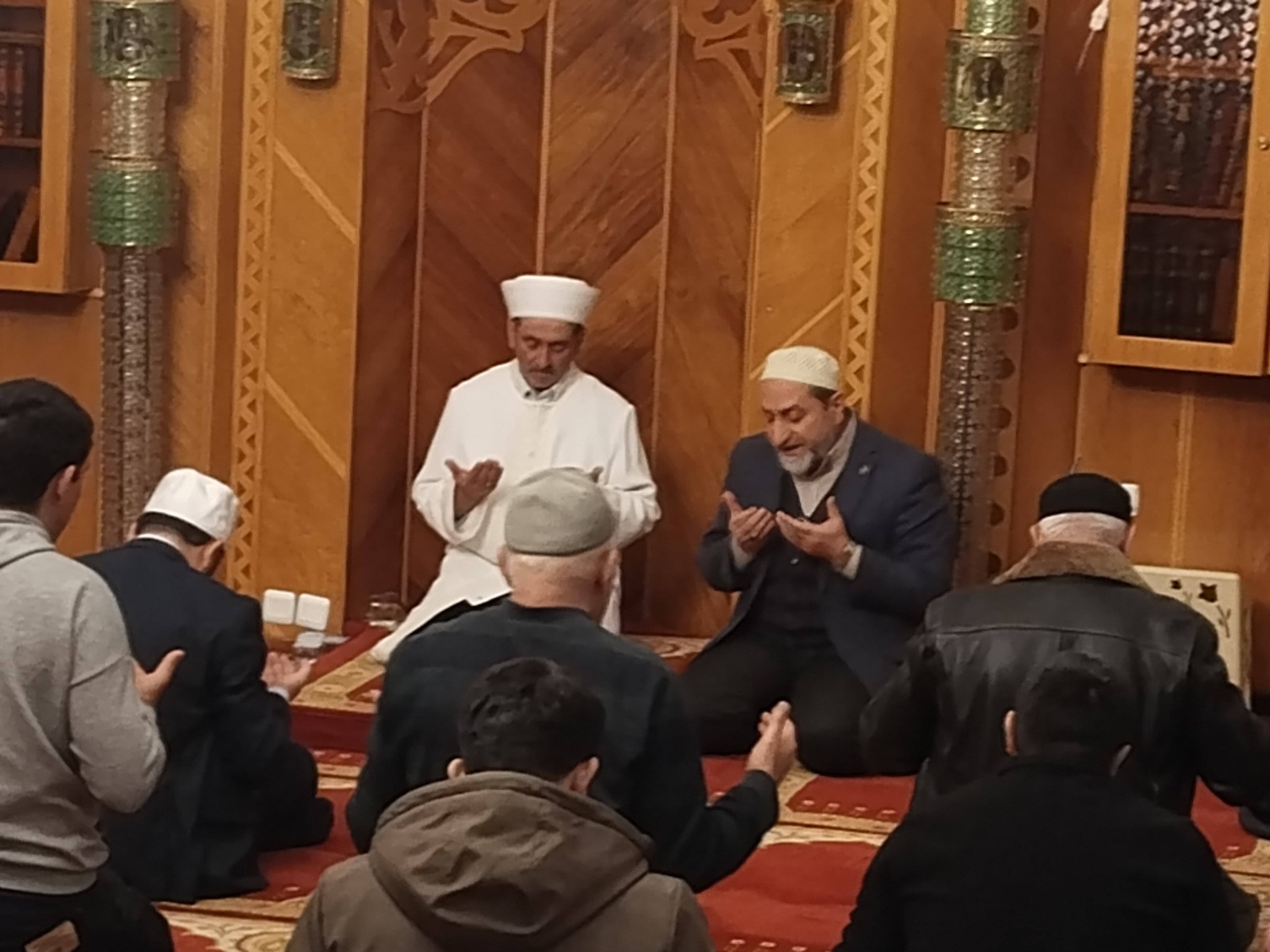 Sivas'ta aileler camide bir araya geldi