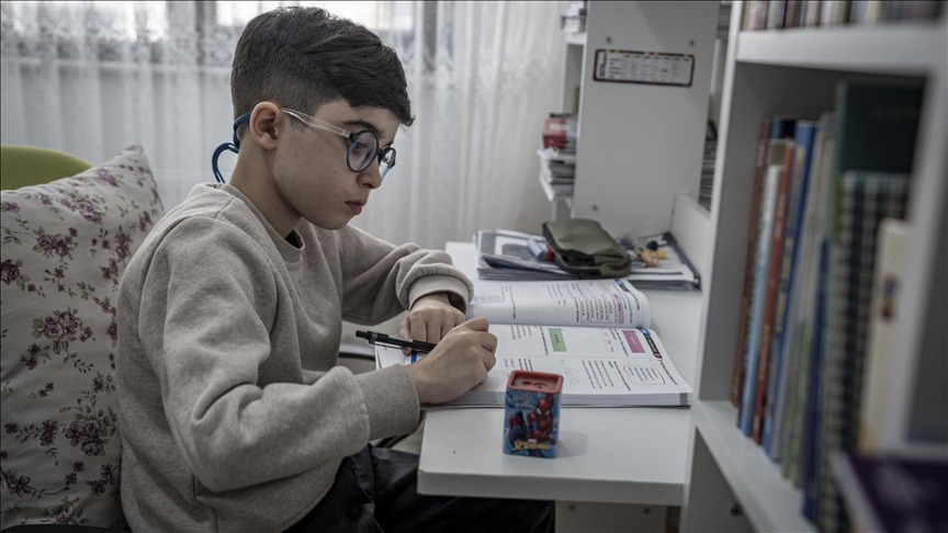 DMD hastası Ahmet'in tek hayali çocukluğunu yaşamak