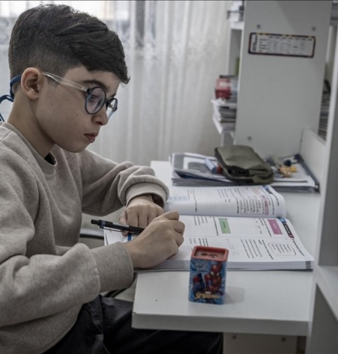 DMD hastası Ahmet'in tek hayali çocukluğunu yaşamak