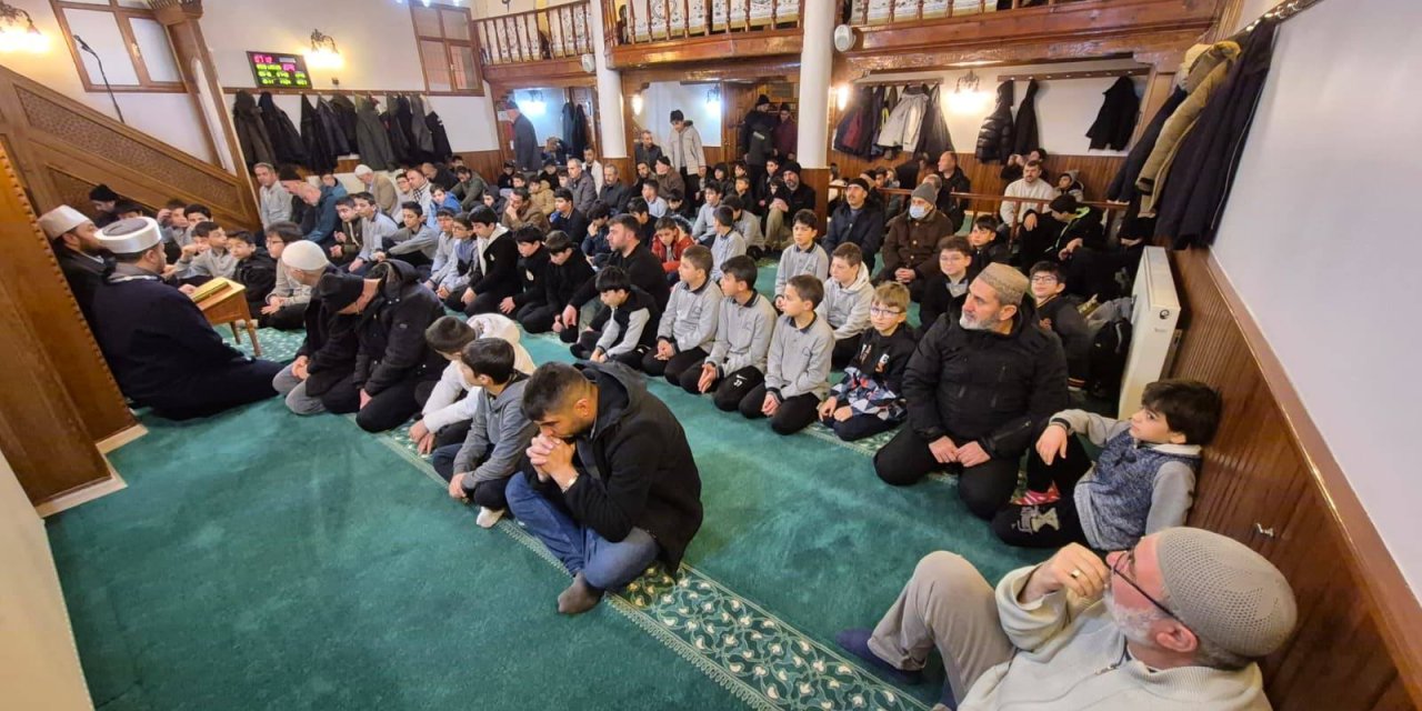 Sivas'ta sabah namazında dikkat çeken buluşma!