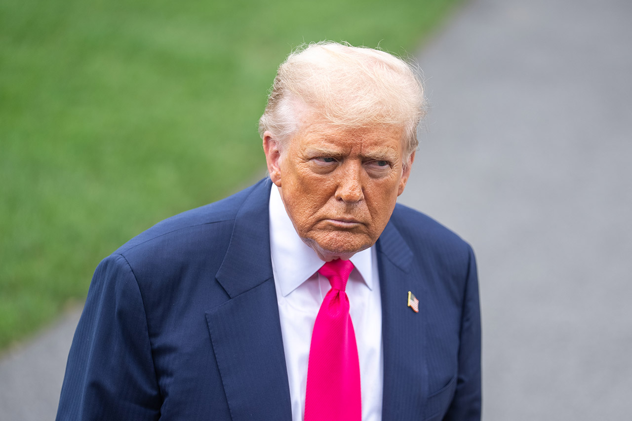 Trump: Çin veya Rusya'nın Grönland'ı işgal etmesine izin veremeyiz