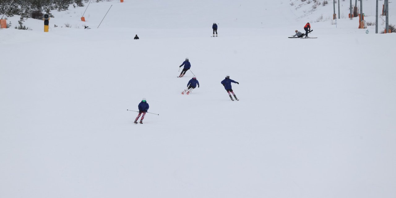 Sivas’ta Yıldız Dağı’na kayaksever akını