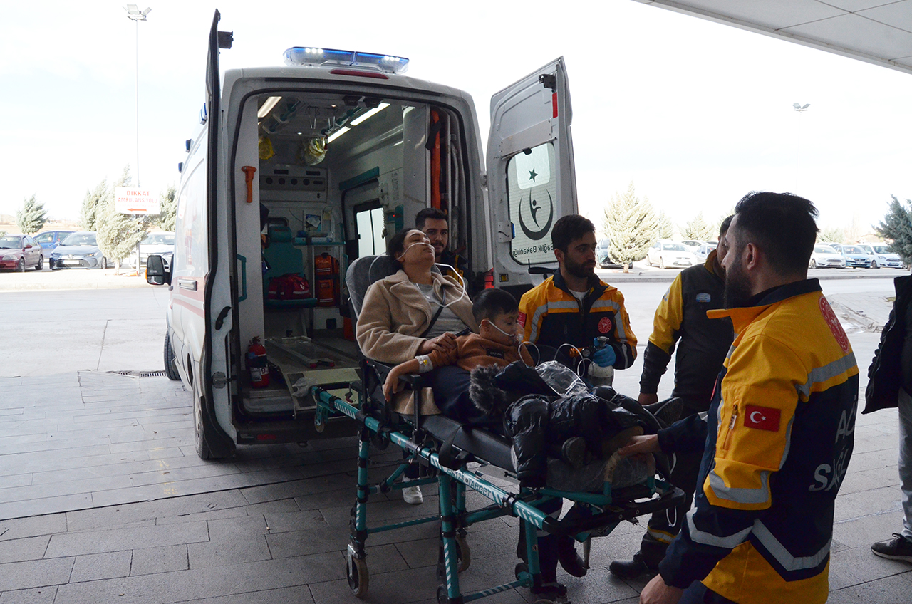 Soba gazından zehirlenen 9 kişi hastanelik oldu