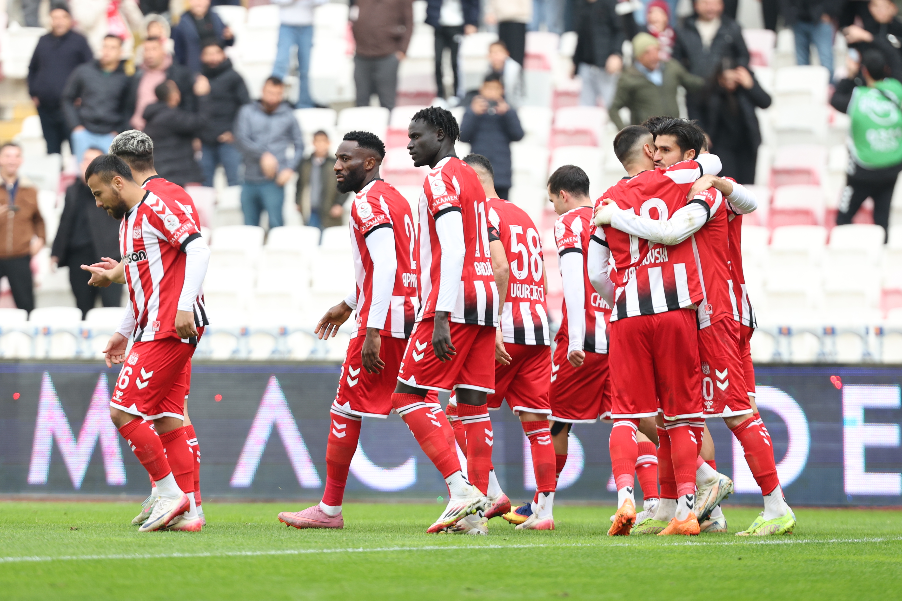 Sivasspor Erzurum maçına 3 eksikle çıkacak!