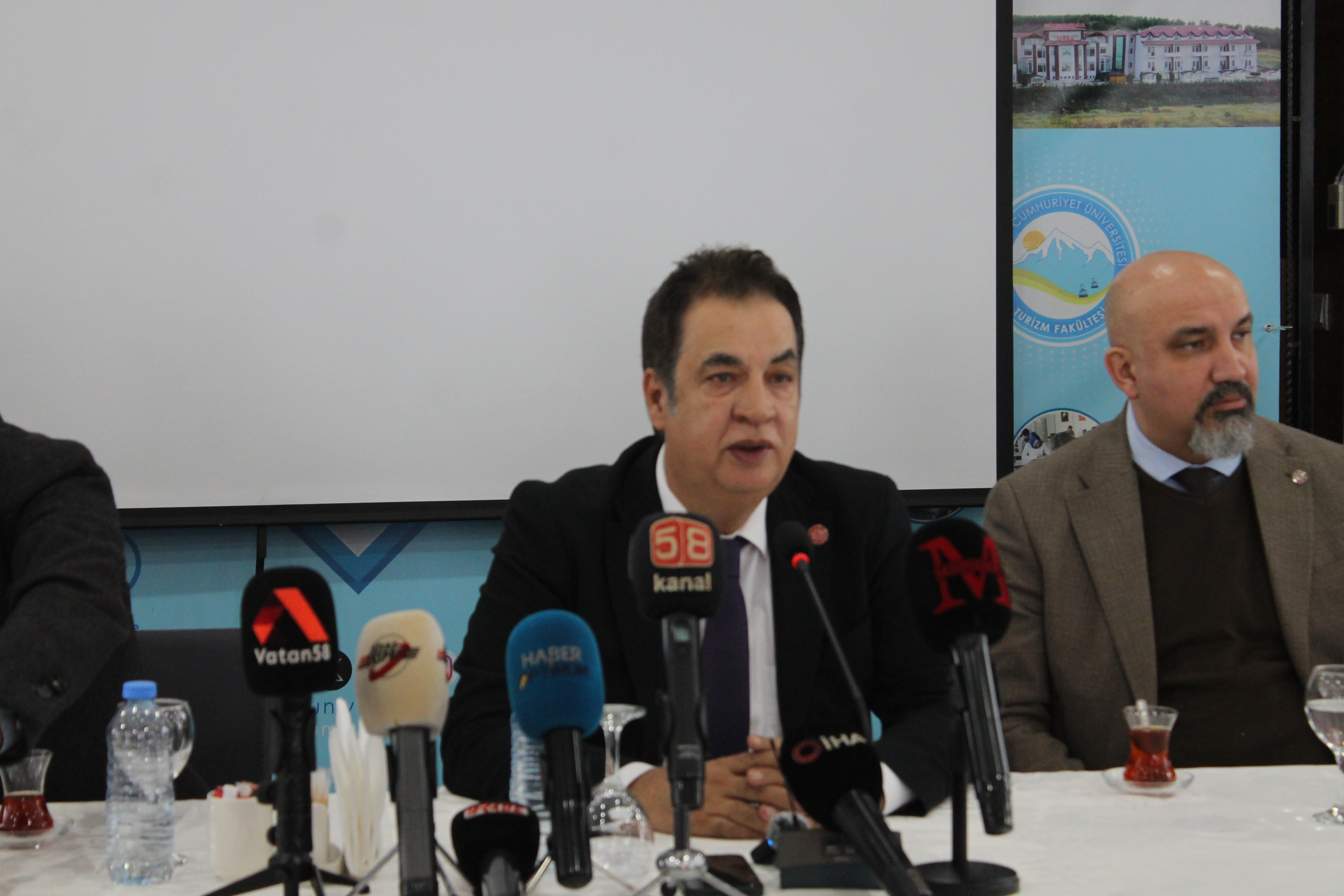 Ahmet Şengönül: “Randevu sorunlarını yakından takip ediyoruz”